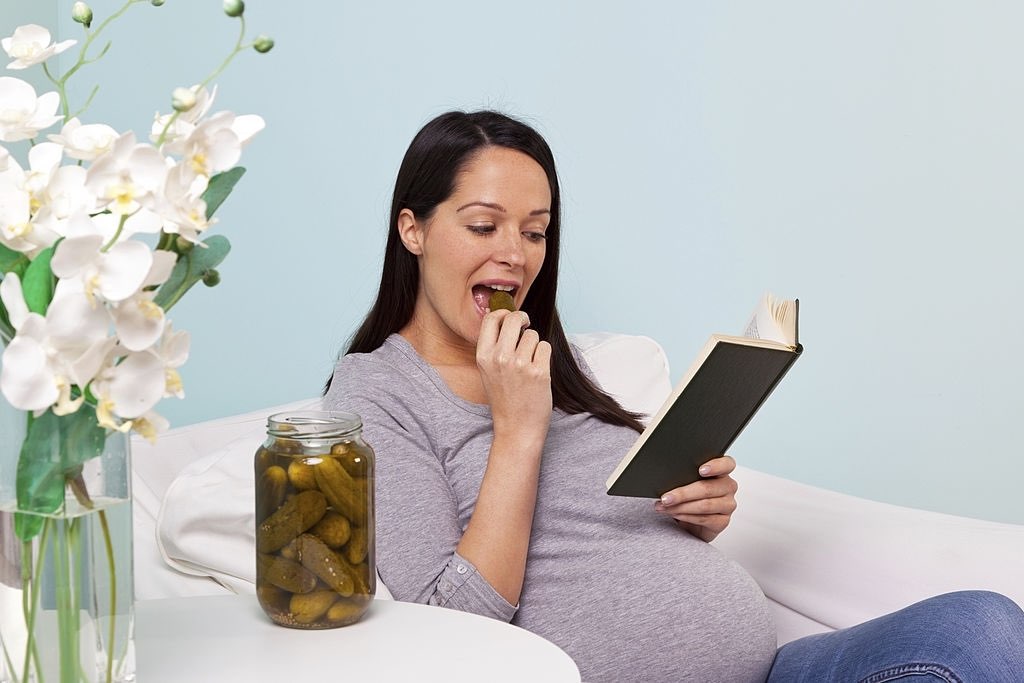 weird pregnancy craving pickles