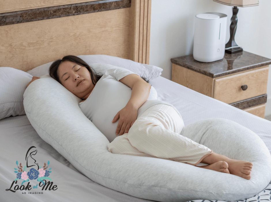 How to Use a Pregnancy Pillow